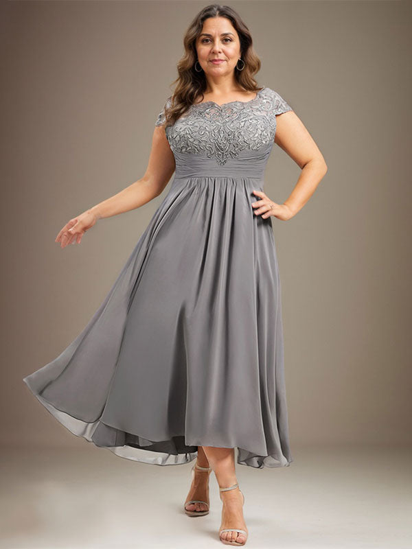 A-Linien-Kleid aus Chiffon mit asymmetrischem, plissiertem Spitzeneinsatz und Illusion-Ausschnitt für die Mutter der Braut 
