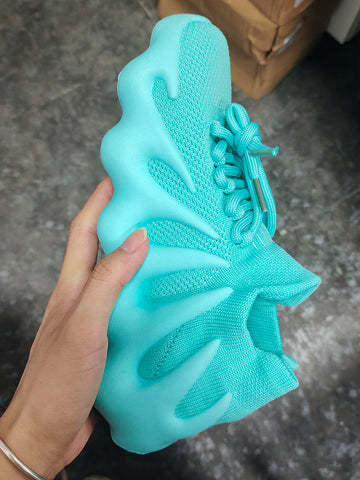 Atmungsaktive Sneakers aus Strick mit Schnürung 