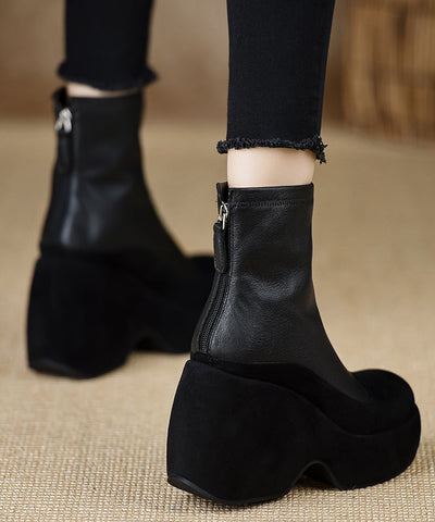 Neue schwarze Stiefel mit Keilabsatz und Reißverschluss aus Schaffell 