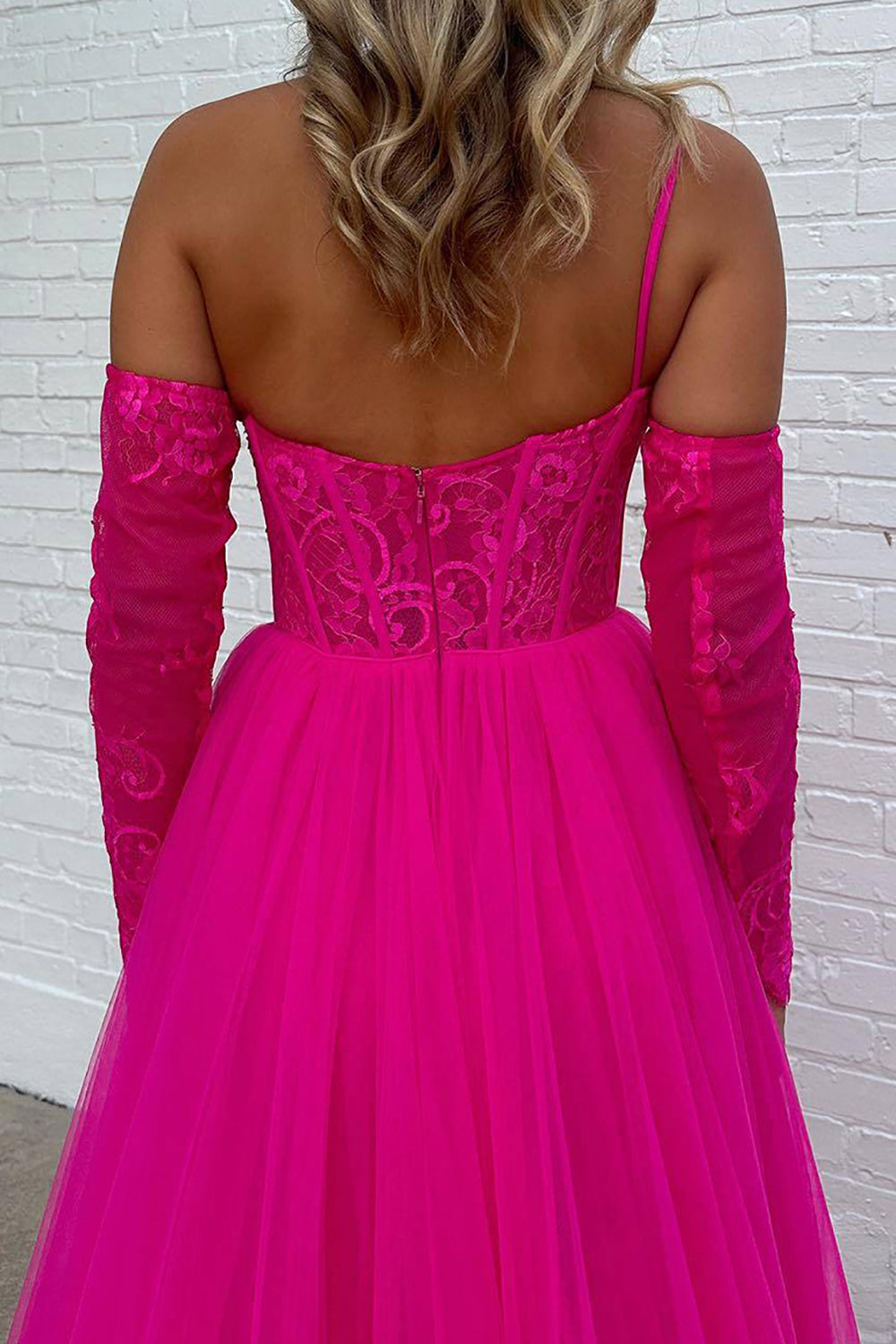 A-Linien-Abendkleid in Fuchsia mit One-Shoulder-Schulter und Korsett-Design sowie Schlitz vorne