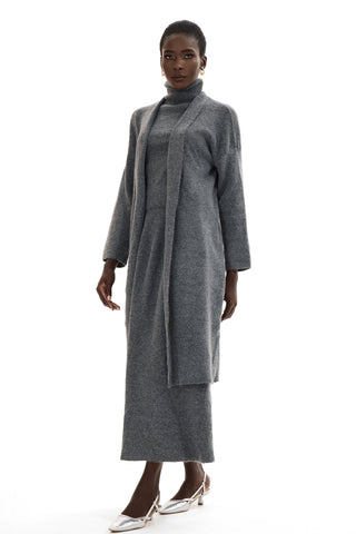 Set aus langärmliger Strickjacke, ärmellosem Oberteil mit hohem Kragen und Maxirock 