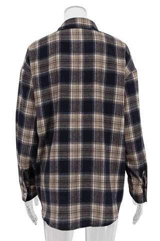 Blusas casuales con cuello vuelto, botones y bolsillos a cuadros en contraste 