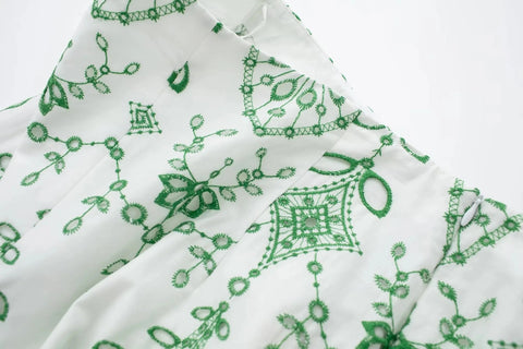 Traje de pantalón corto y blusa Eileen 