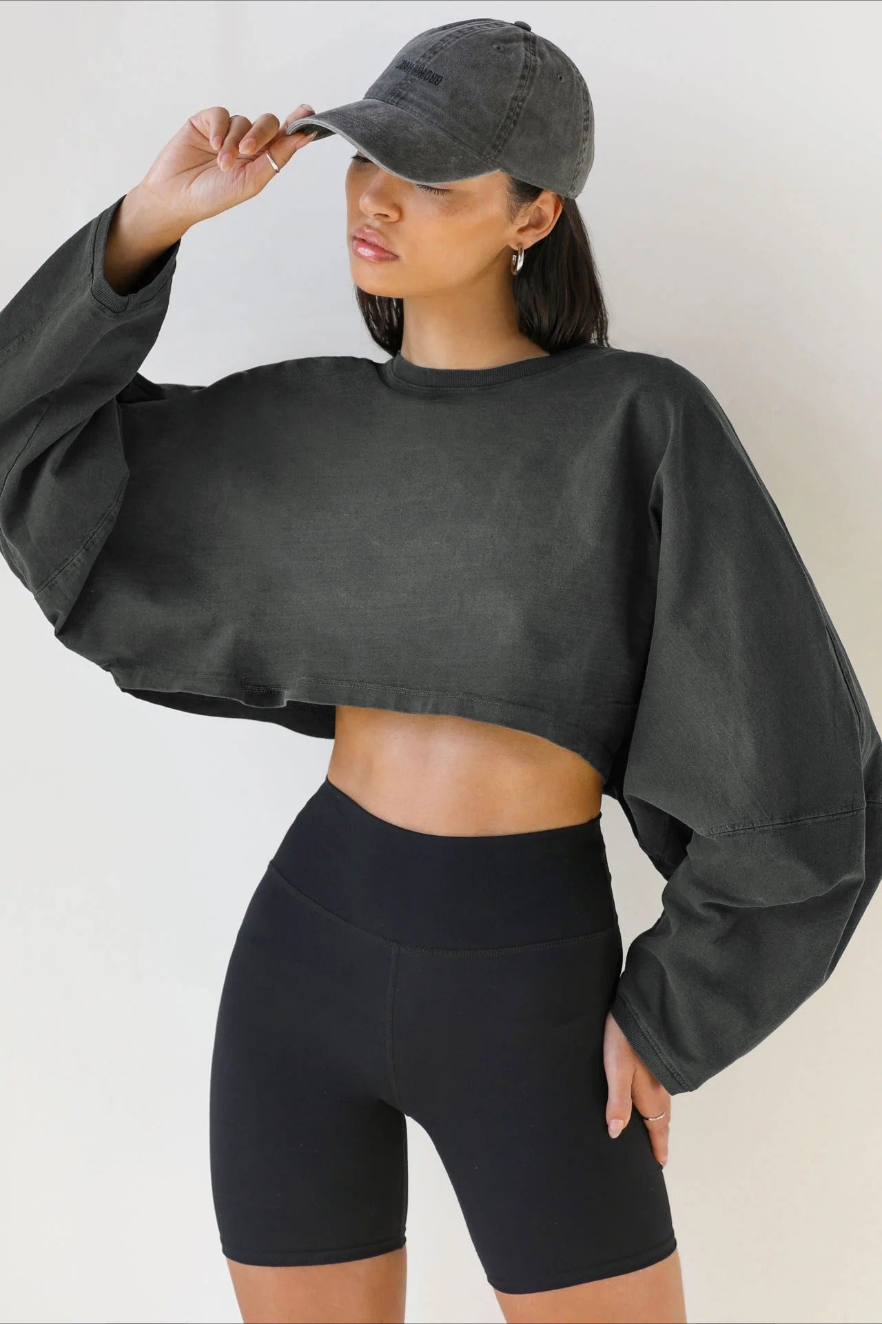 Solid Cropped Crew Neck Sweatshirt