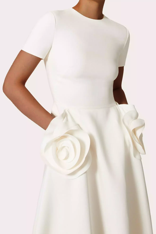 Vestido midi de manga corta con apliques florales Ava