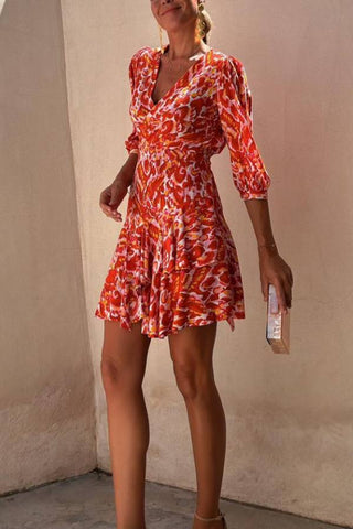 Vestido mini con cintura elástica y media manga con estampado único de Vibrant Voyage 