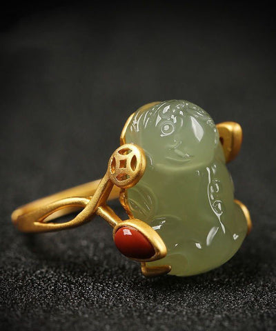 Edler grüner Sterlingsilber-Overgild-Jade-Ring mit mythischem Wildtier 