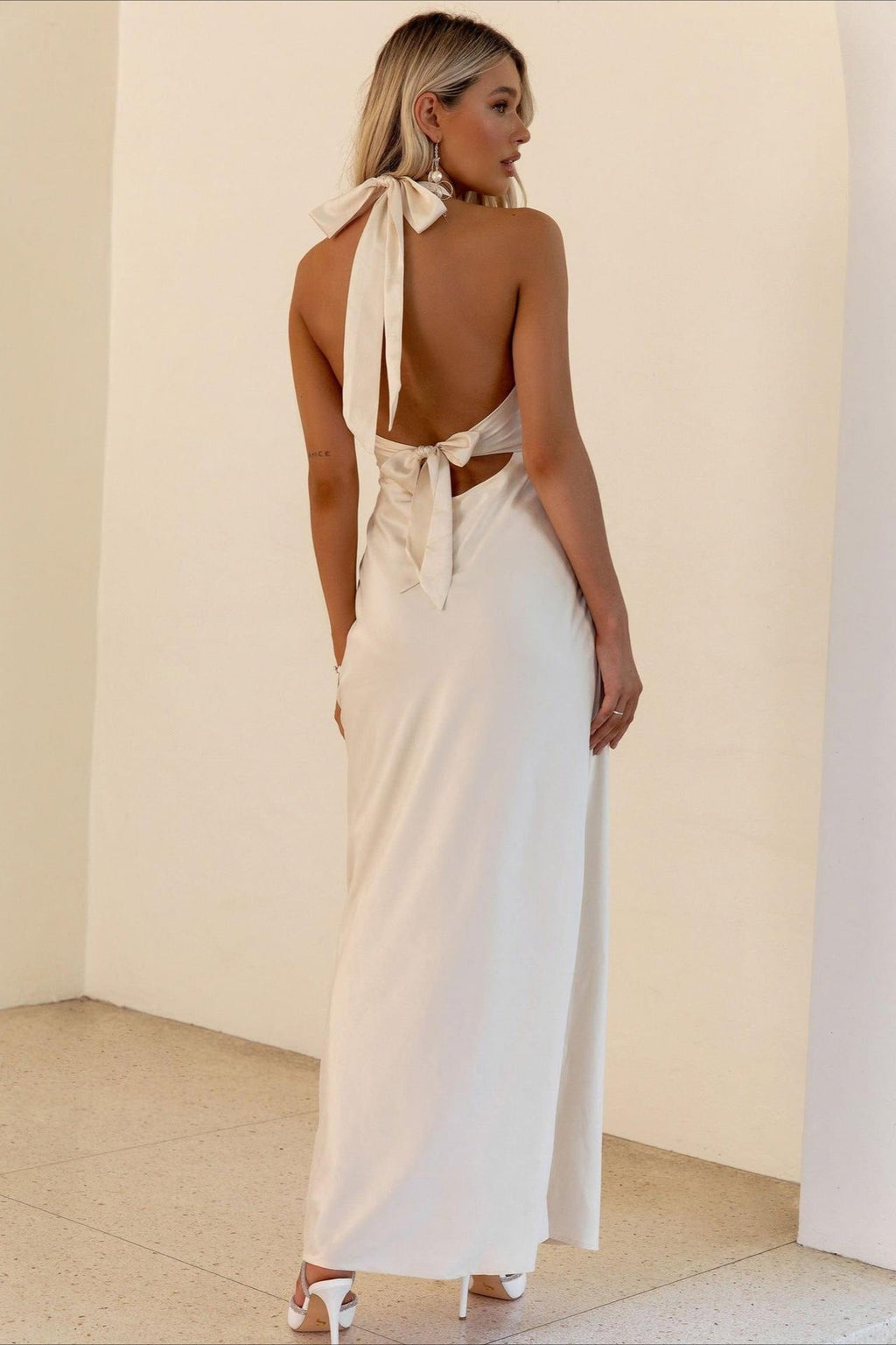 Elegant Solid V Neck Slim Fit Maxi Dress