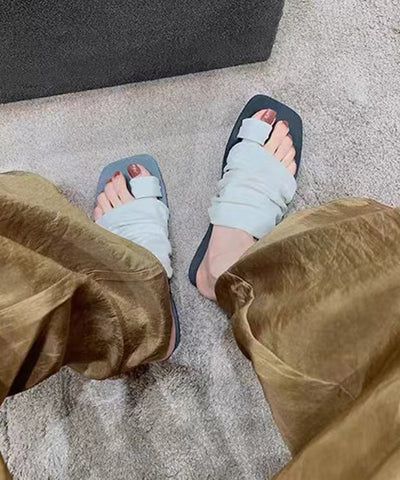 Sommer Neue weiße Zehen flache faltige Hausschuhe 