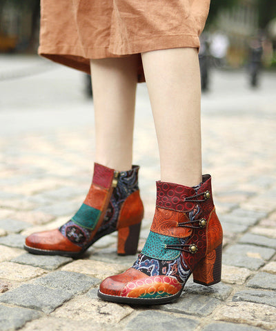Botas vintage de tacón grueso con empalme en relieve marrón 
