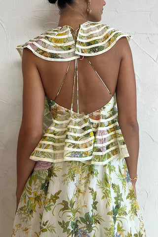 Romantisches Midikleid mit Blumenmuster und Schnürung auf der Rückseite und Rüschenärmeln 