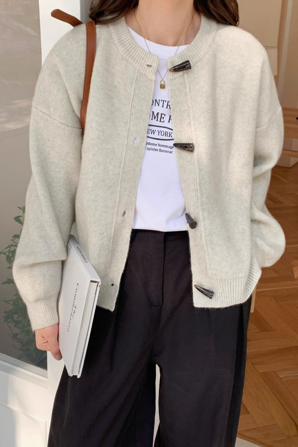 Retro Toggle-Button Loose Short Knit Cardigan