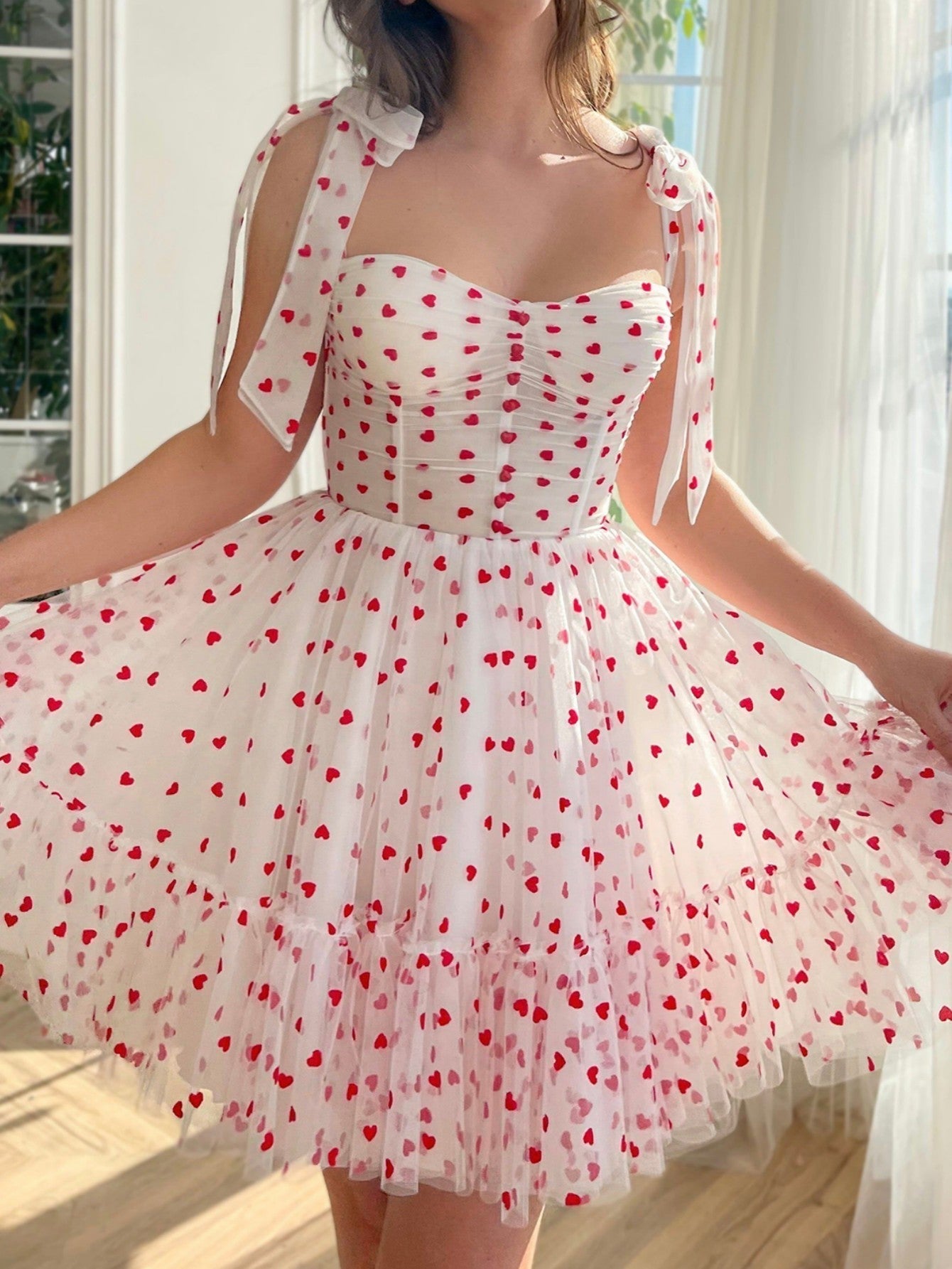 Vestido de fiesta de tul con escote en forma de corazón y corte en A