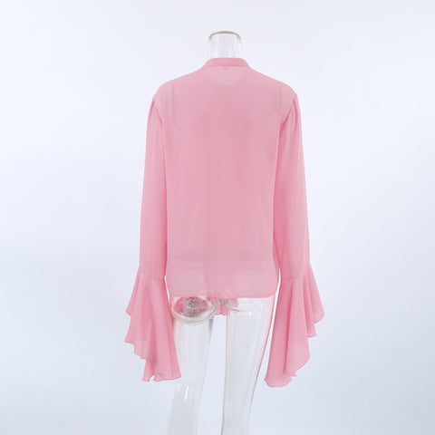 Bluse aus transparentem Chiffon mit Rundhalsausschnitt, Glockenärmeln und Wasserfall-Rüschen 
