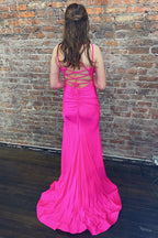 Vestido de fiesta largo rosa intenso con tirantes finos de sirena y limo