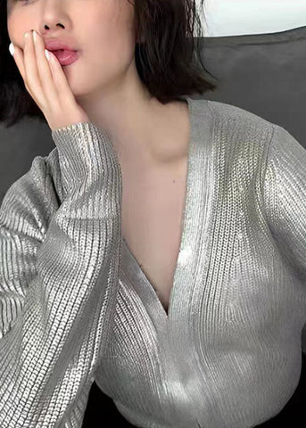 Tops de punto de patchwork con cuello en V plateado y corte entallado de manga larga 