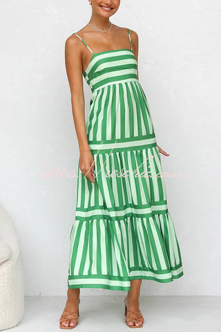 Vestido midi de corte A con bolsillos fruncidos en la espalda y estampado de rayas Beachy Dreams 