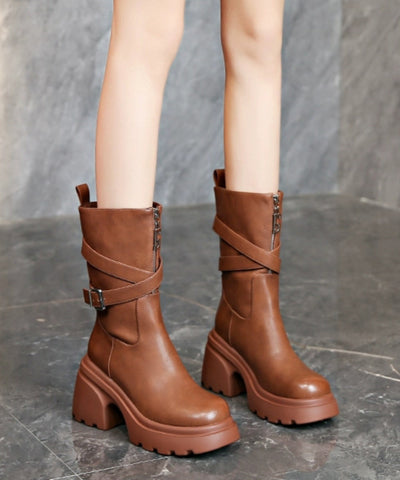 Bequeme braune, klobige Stiefel mit flauschigem Wollfutter 