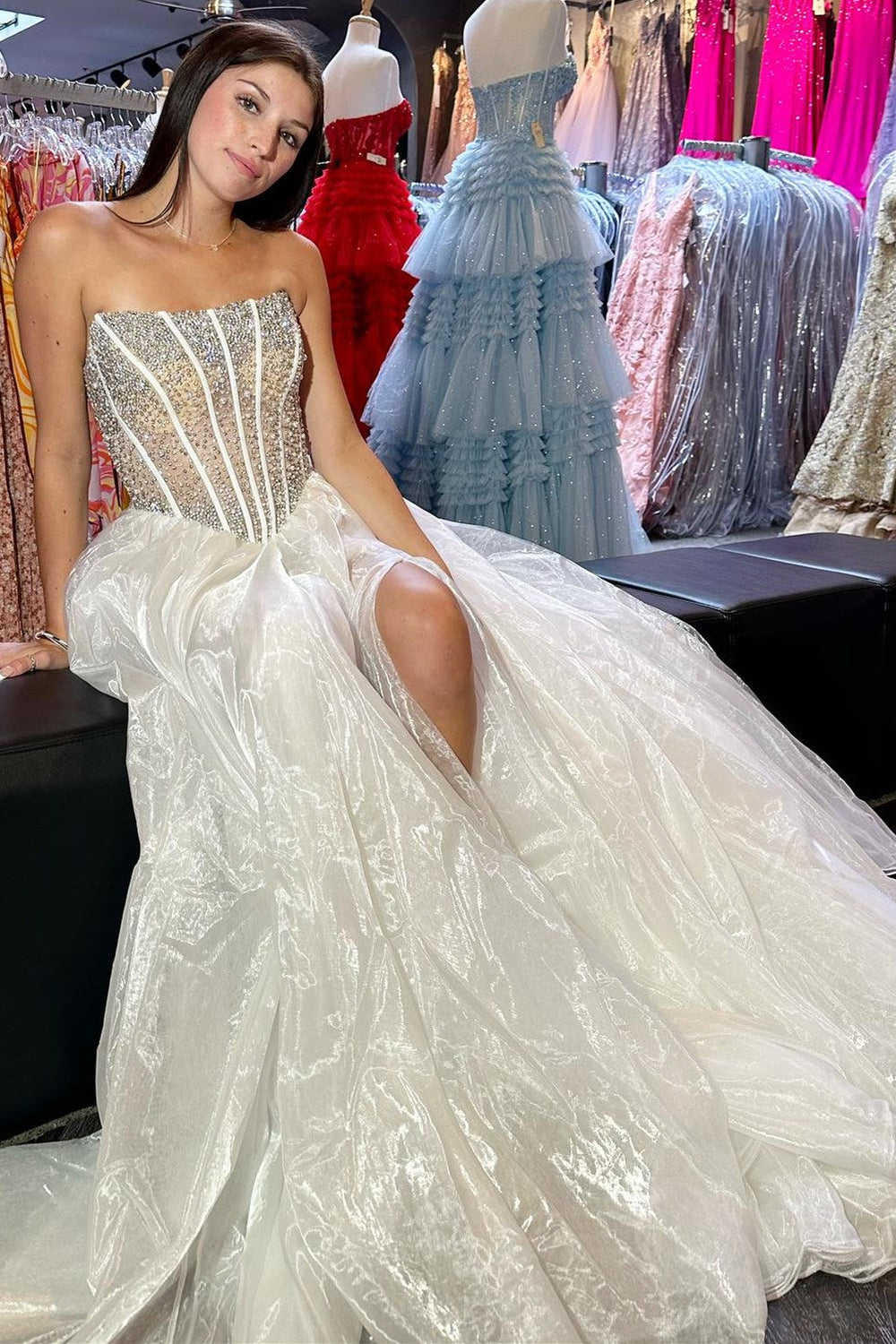 A-Linien-Trägerloses rosafarbenes Korsett-Organza-Abendkleid
