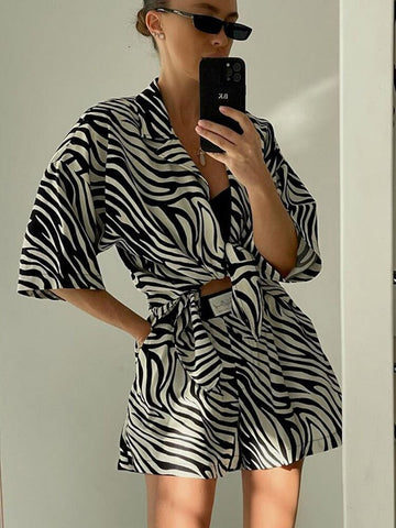 Conjuntos de dos piezas Tossy para mujer, camiseta holgada con estampado de cebra y pantalones cortos de cintura alta, ropa de calle informal de verano 2022 