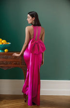 Neckholder-Abendkleid aus seidigem Satin mit Schleifenmuster am Rücken und Schleife, in verschiedenen Farben erhältlich