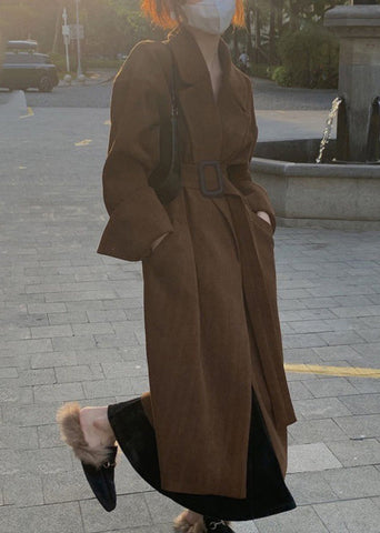 Plus Size Brauner Trenchcoat mit gekerbten Taschen und Schärpen 