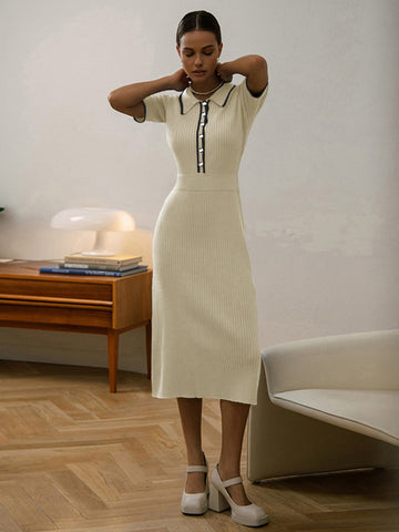 Vestido midi de manga corta de punto acanalado con cuello y ribete en contraste 
