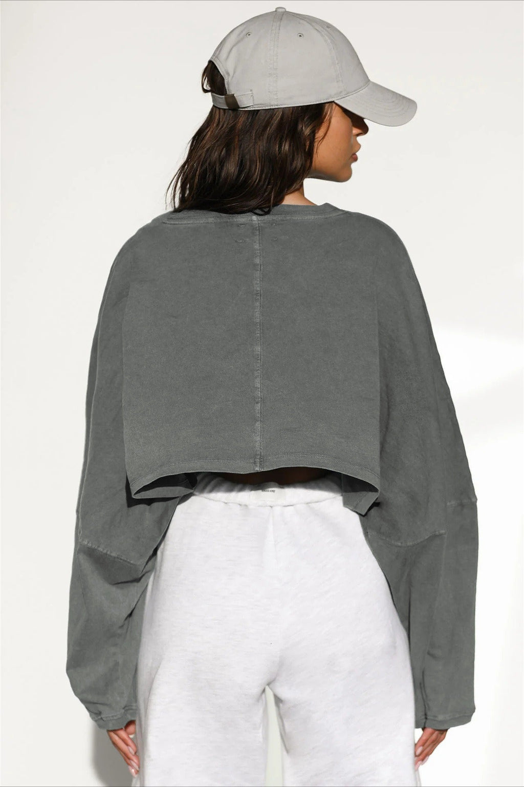 Solid Cropped Crew Neck Sweatshirt