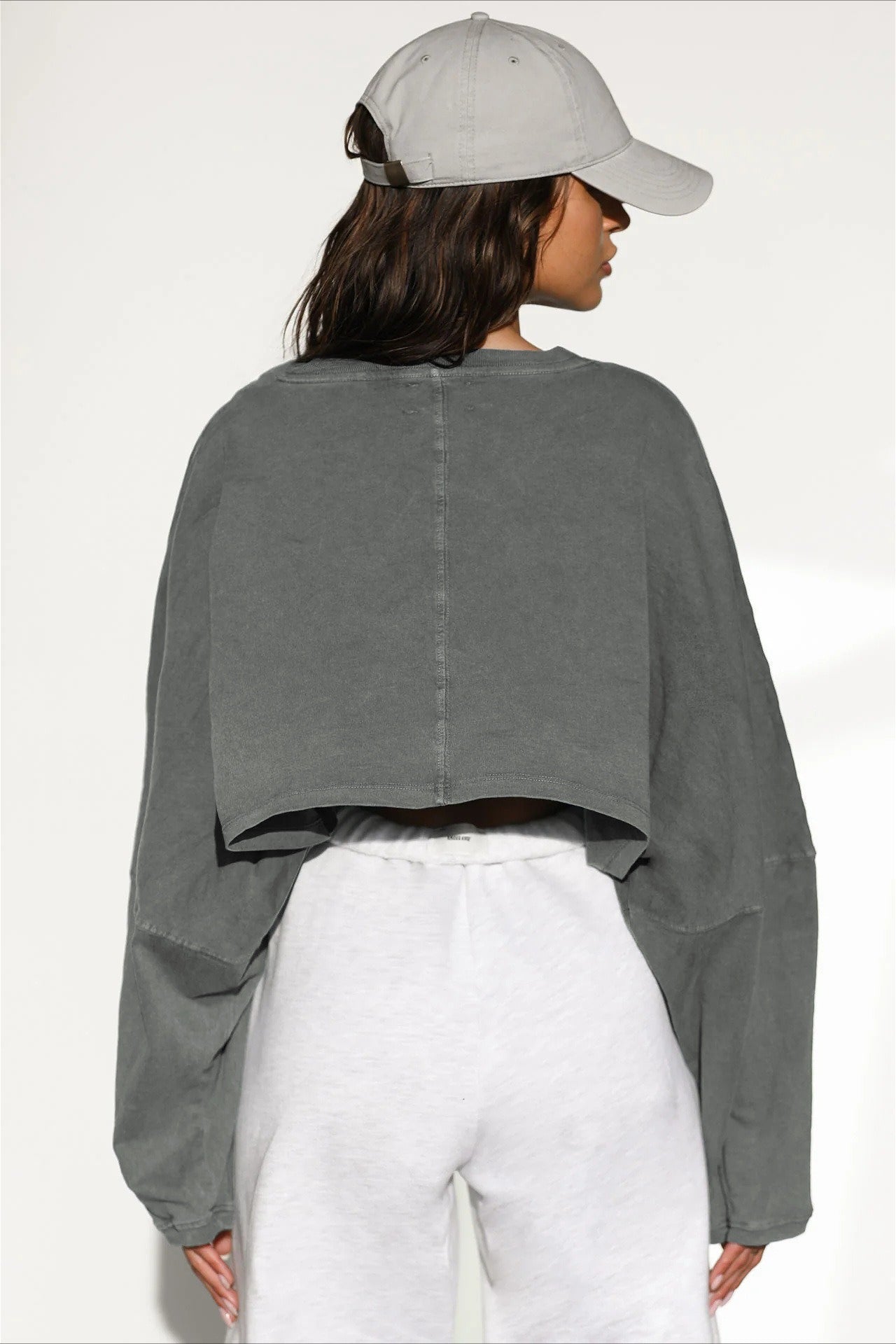 Solid Cropped Crew Neck Sweatshirt