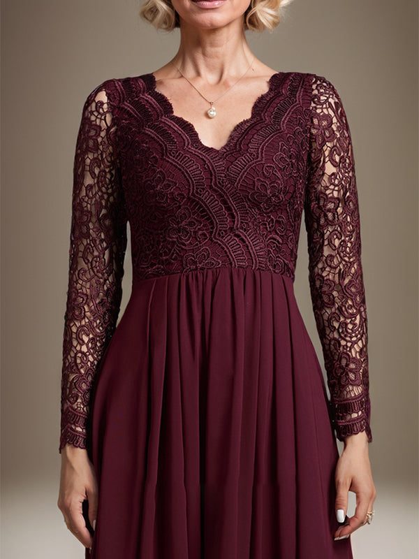 A-Linien-Kleid aus Chiffon mit V-Ausschnitt und asymmetrischer Spitze für die Mutter der Braut