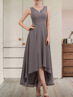 A-Linien-Kleid aus Chiffon mit V-Ausschnitt, asymmetrischem Muster und Perlen- und Paillettenbesatz für die Mutter der Braut