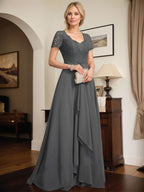 A-Linien-Kleid mit herzförmigem Herzausschnitt, bodenlang, aus Chiffon und Spitze, mit Perlenstickerei und Kaskadenrüschen – ideal für die Mutter der Braut