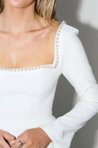 Vestido mini de manga larga con escote cuadrado y adornos de perlas "You'll Remember Me"