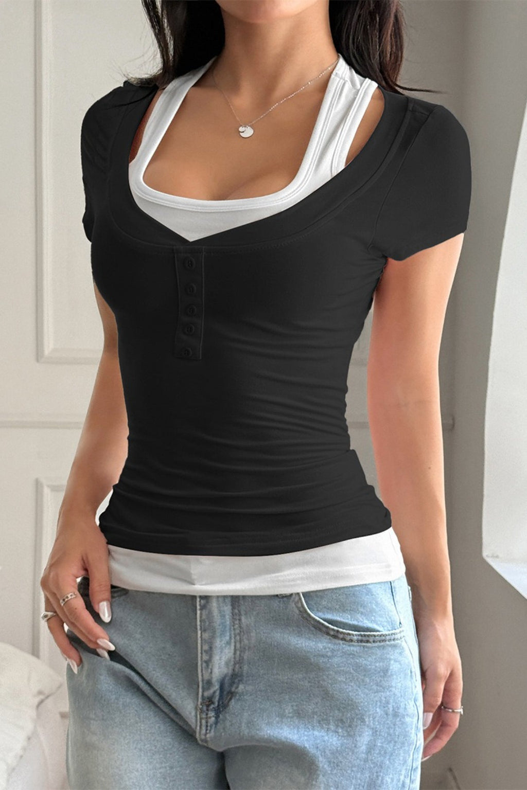Color Block Fake Two Piece Cami Sleeve T‑shirt