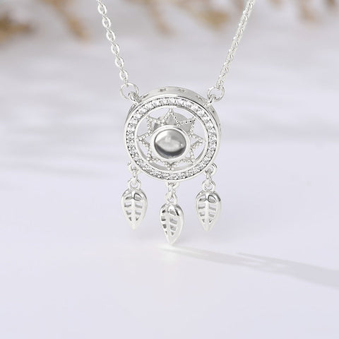Collar atrapasueños con 100 idiomas del amor 