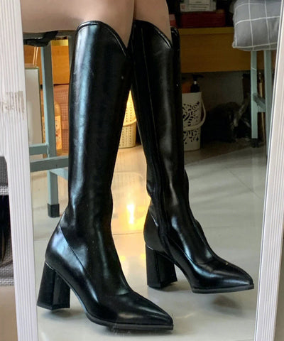 Botas de tacón grueso con punta puntiaguda y diseño de empalme de moda en beige 