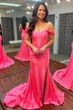 Vestido de fiesta largo verde de sirena con hombros descubiertos y abertura frontal