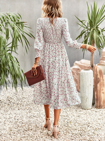 Vestido midi informal de manga larga con cuello joya y estampado floral 