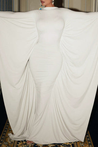 Glamouröses, einfarbiges, schmal geschnittenes Maxikleid mit Fledermausärmeln und Schlitzausschnitt 