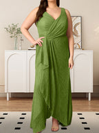 A-Linien-Kleid mit V-Ausschnitt, Raffungen und metallisch schimmerndem Netzstoff