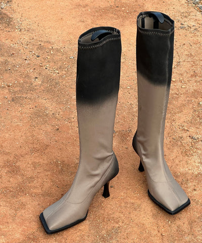 Botas de tacón alto con diseño original de empalme de piel sintética en degradado gris 