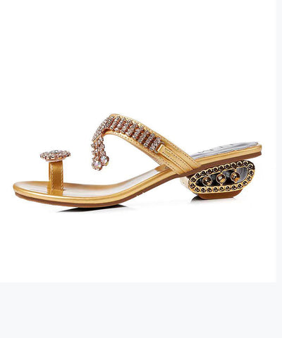 Sandalias tipo chanclas con circonitas doradas, estilo bohemio. 