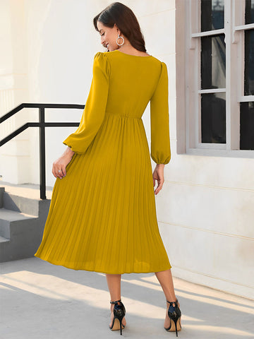 Vestido largo con escote en V y mangas largas con cordones 
