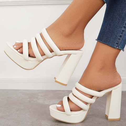 Plateau-Sandalen mit klobigen High Heels und rückenfreiem Schlupfschuh 