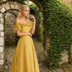 Sexy schulterfreies, langes A-Linien-Abendkleid im Prinzessinnenstil aus Satin mit Rüschenärmeln