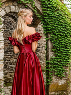 Sexy schulterfreies, langes A-Linien-Abendkleid im Prinzessinnenstil aus Satin mit Rüschenärmeln