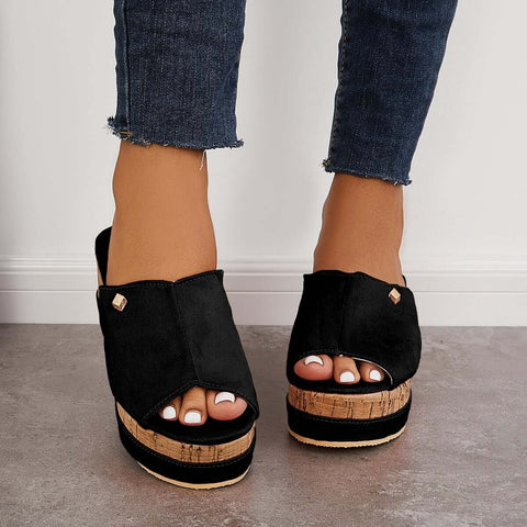 Bequeme Slip-on-Sandalen mit Korkfußbett und Plateau-Keilabsatz 