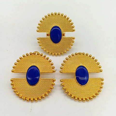 Vergoldetes geometrisches Ohrring- und Ringset 