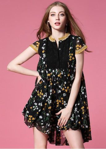 Vestido plisado de gasa de verano con diseño bajo y alto estampado negro 