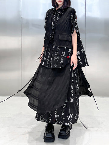 Blusas y camisas con solapas escalonadas, aberturas laterales, estampados, con cordones y dos bolsillos laterales falsos 